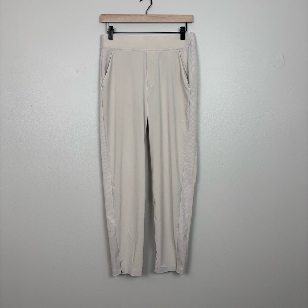 Athleta Brooklyn‎ Mid Rise Ankle Pants 4 Cream Casual Workout Gym Walking Train